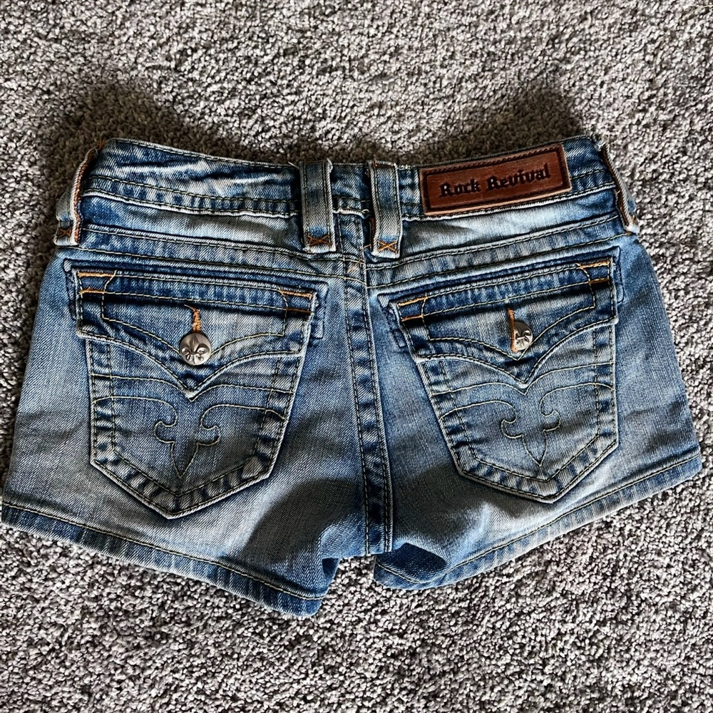 Rock revivals size 25 light wash shorts.